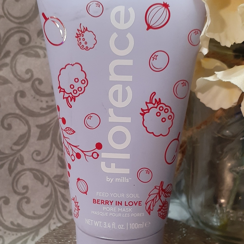 Florence pore mask berry in love